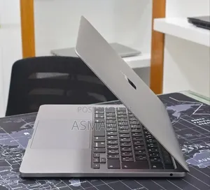 New Laptop Apple MacBook Pro 2020 M1 16GB AMD A8 SSD 512GB