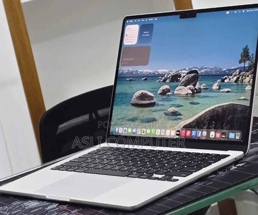New Laptop Apple MacBook Air 2022 M2 8GB Apple M2 SSD 256GB