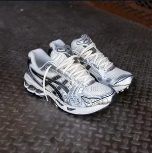 Asics Gel-Kayano 14"Metallic Silver"