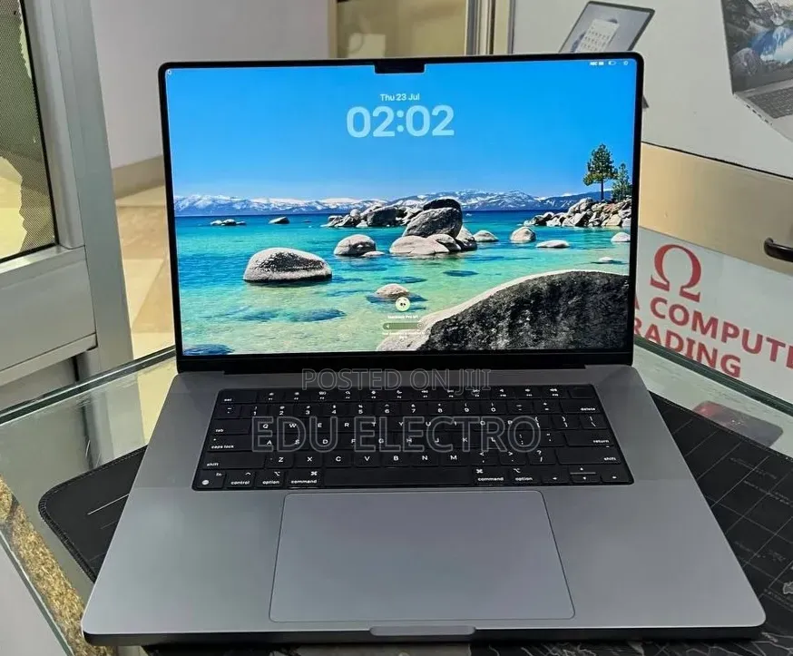 New Laptop Apple MacBook Pro 2021 M1 32GB Apple M1 Pro SSD 512GB
