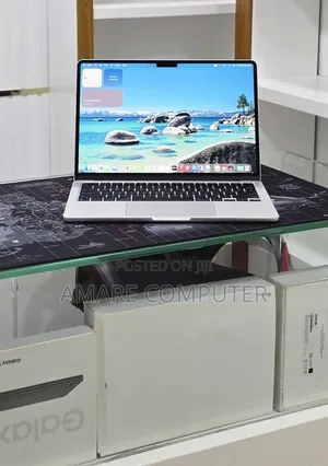 New Laptop Apple MacBook Air 2022 M2 8GB Apple M2 SSD 256GB
