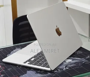 New Laptop Apple MacBook 8GB Apple M2 SSD 256GB