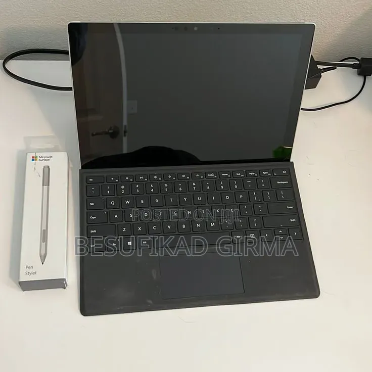 New Laptop Microsoft Surface Pro 5 8GB Intel Core i5 SSD 256GB