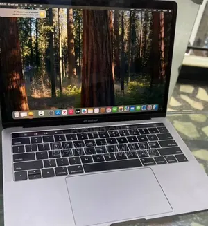 New Laptop Apple MacBook Pro 2019 8GB Intel Core i5 SSD 128GB
