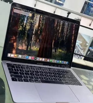 New Laptop Apple MacBook Pro 2019 8GB Intel Core i5 SSD 128GB