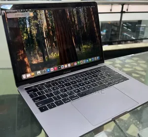 New Laptop Apple MacBook Pro 2019 8GB Intel Core i5 SSD 128GB