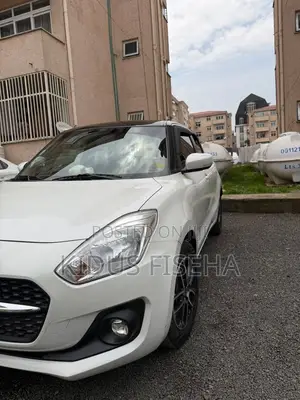 Suzuki Swift 2022 White