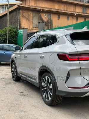 BYD Song Plus 2025 Gold