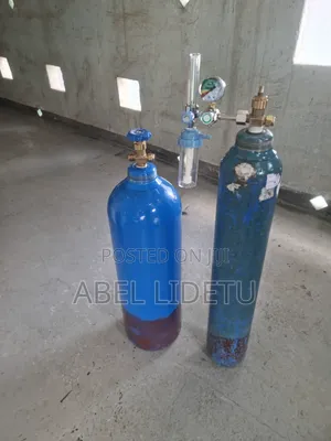 Oxygen Cylinder With SwiftFlow Mobility