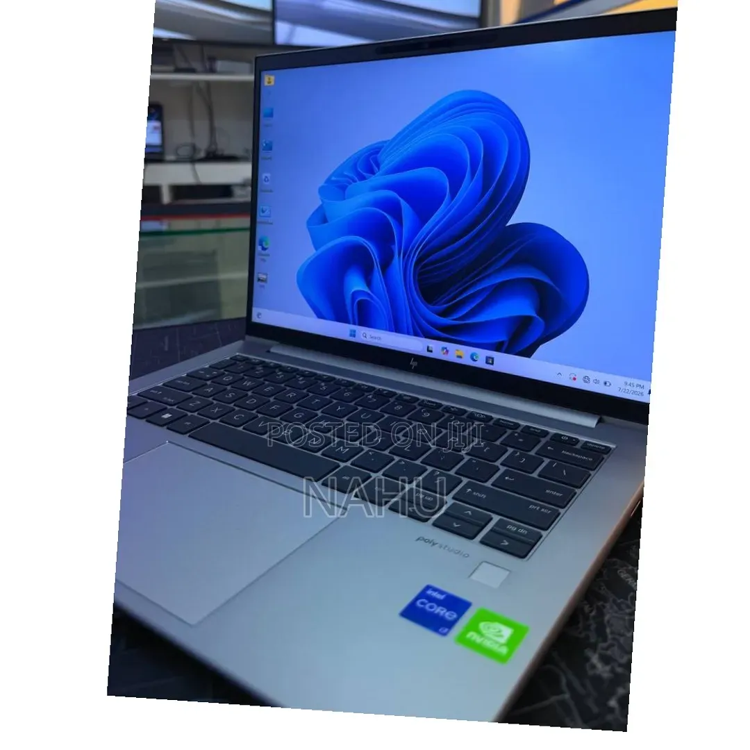 New Laptop HP ZBook Firefly 14 G11 16GB Intel Core i7 SSD 512GB