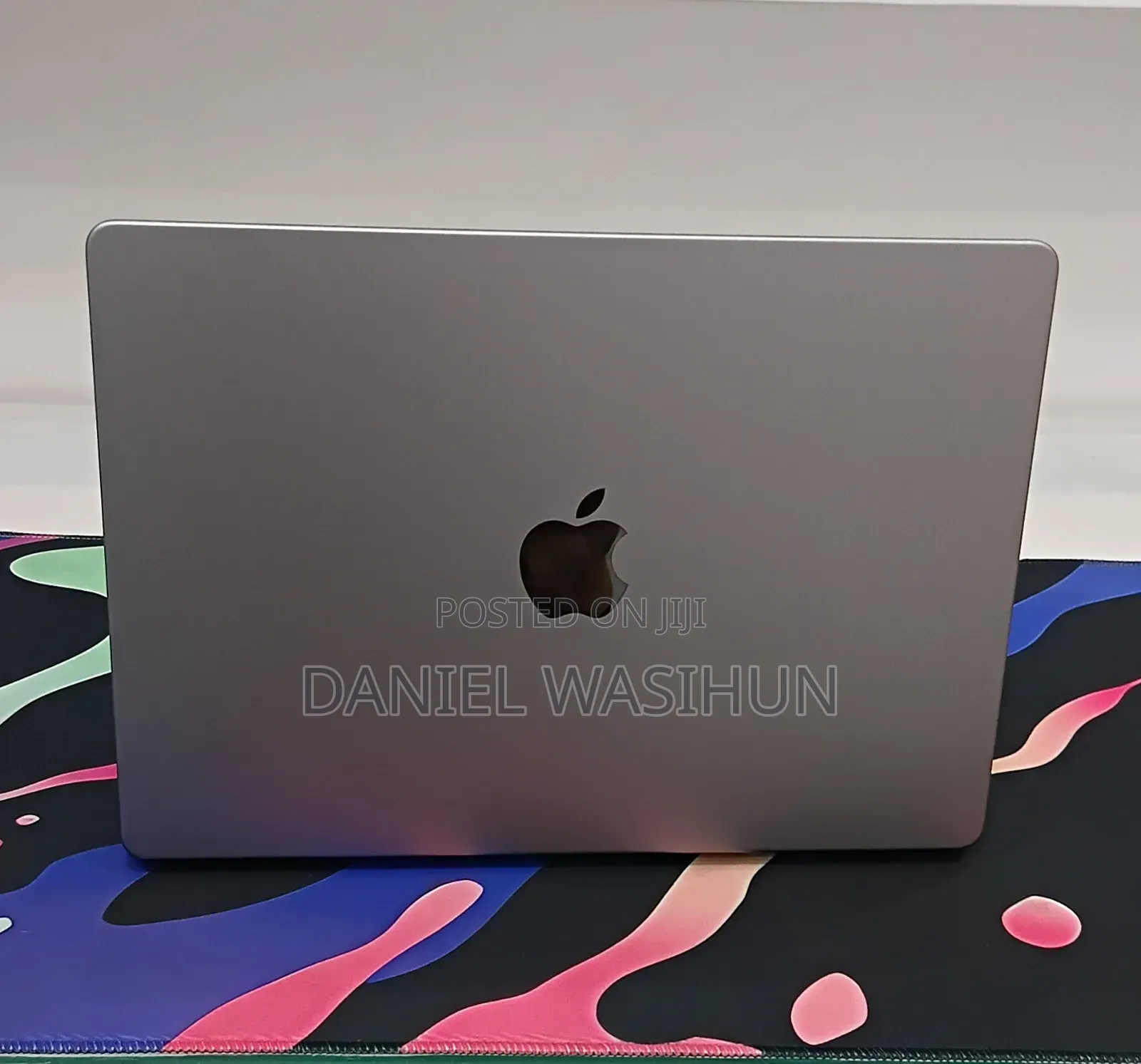 New Laptop Apple MacBook Pro 2023 M3 8GB Apple M3 Pro SSD 512GB