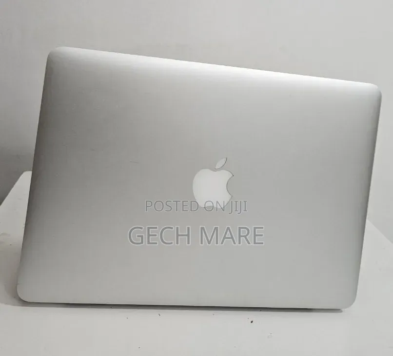 New Laptop Apple MacBook 2015 8GB Intel Core i7 SSD 256GB