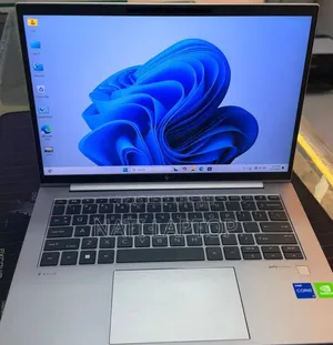 New Laptop HP ZBook Firefly G9 16GB Intel Core i7 SSD 512GB
