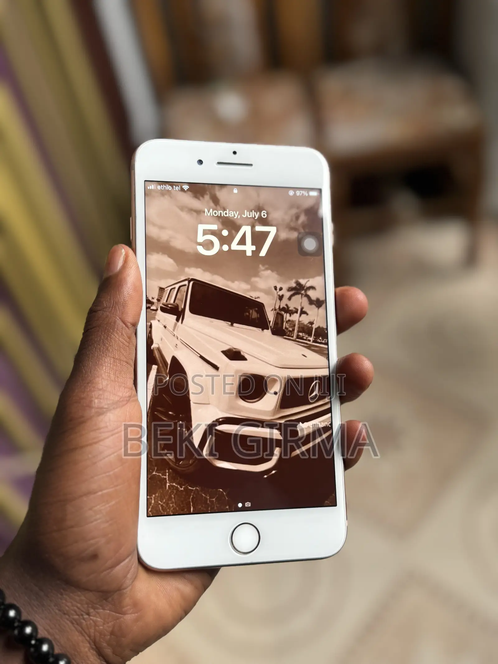 New Apple iPhone 8 Plus 64 GB Gold