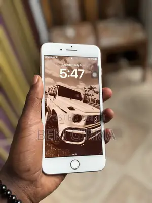 New Apple iPhone 8 Plus 64 GB Gold