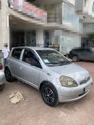 Toyota Vitz 2002 Silver