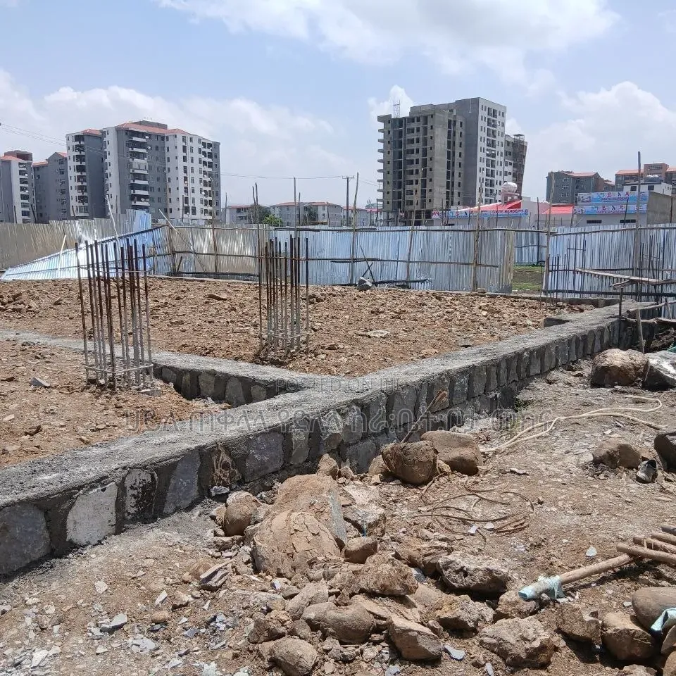 250 ካሬ.ሜትር ለጅ+3 መሠረት የወጣ ቦታ ሽያጭ አያት አካቢቢ