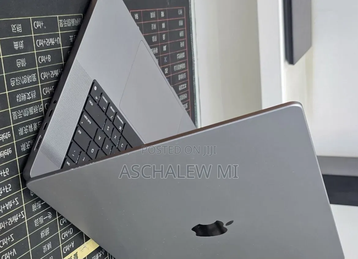 New Laptop Apple MacBook Pro 2021 M1 Max 32GB Apple M1 Max SSD 1T
