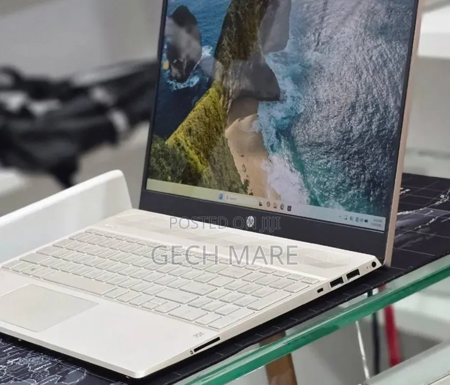 New Laptop HP Pavilion 15 8GB Intel Core i5 SSD 512GB