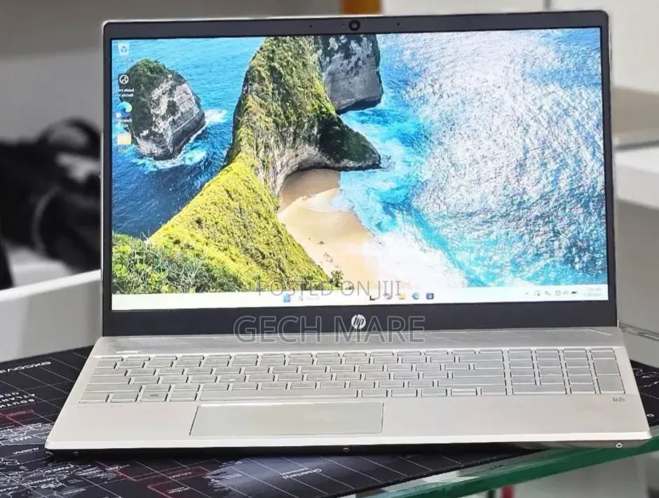 New Laptop HP Pavilion 15 8GB Intel Core i5 SSD 512GB