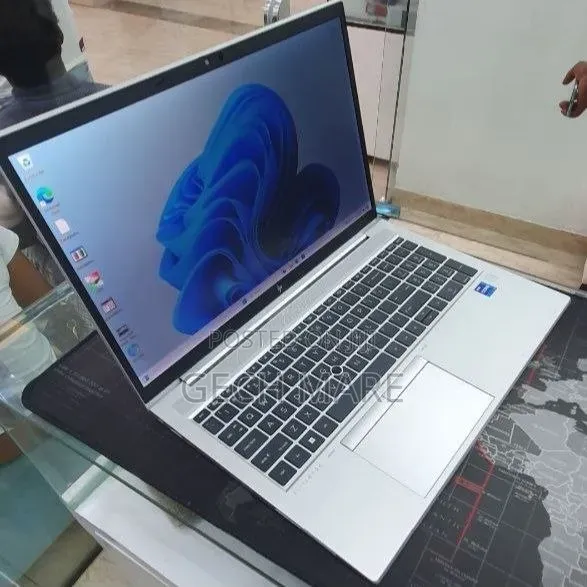 New Laptop HP EliteBook 840 G8 16GB Intel Core i7 SSD 512GB