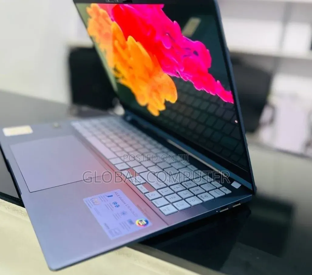 New Laptop Asus VivoBook S15 S510UA 16GB Intel Core Ultra 7 SSD 512GB