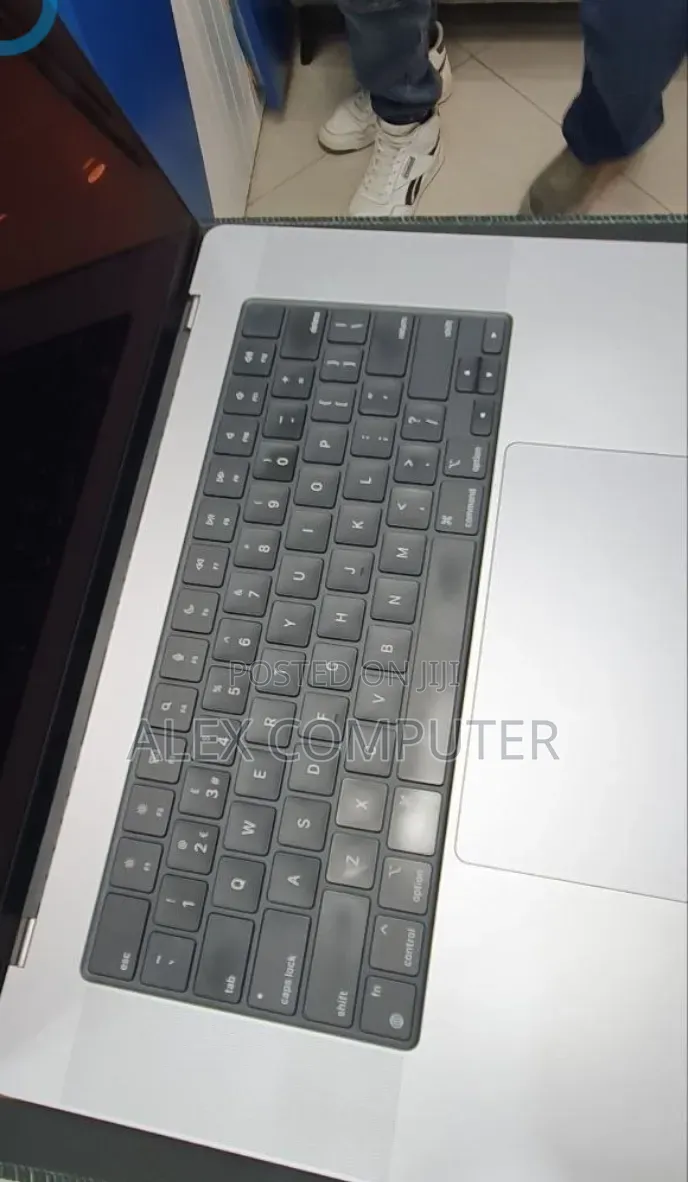 New Laptop Apple MacBook Pro 2021 M1 Max 32GB Apple M1 Max SSD 1T