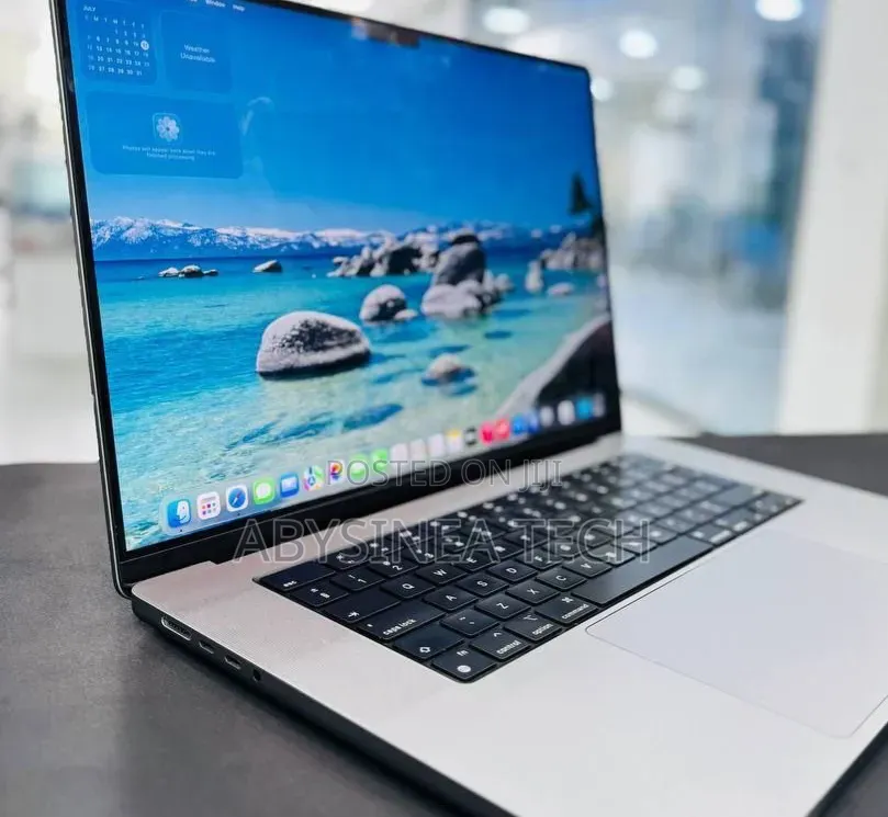 New Laptop Apple MacBook Pro 2021 M1 16GB Intel Core i5 SSD 512GB