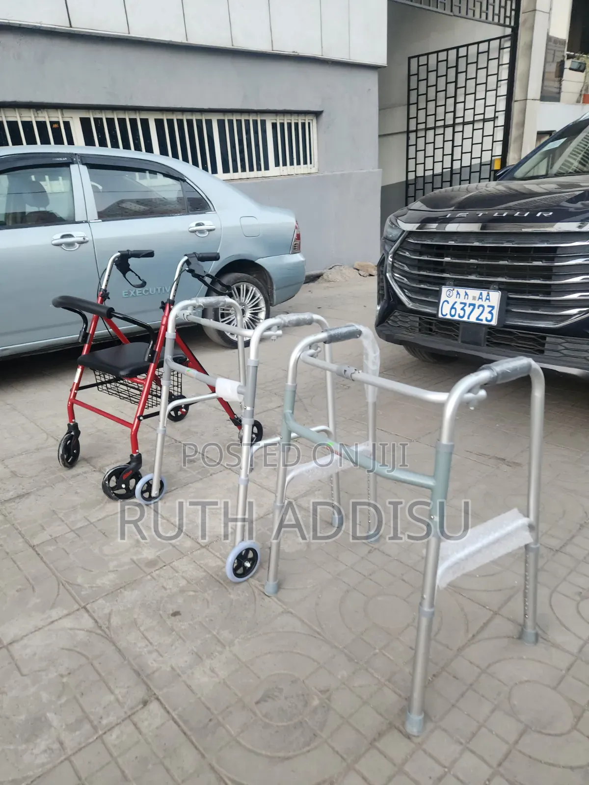 Lightweight Design, Easy Folding, Height Adjustable, Durable, Stable
