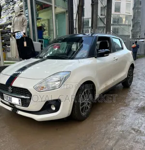Suzuki Swift 2022 White