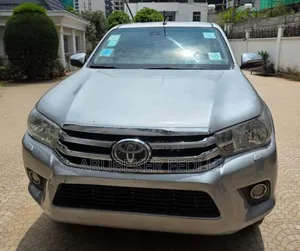 Toyota Hilux 2017 Silver