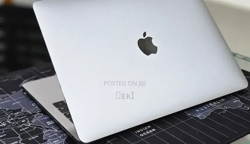 New Laptop Apple MacBook Pro 2019 16GB Intel Core i7 SSD 256GB