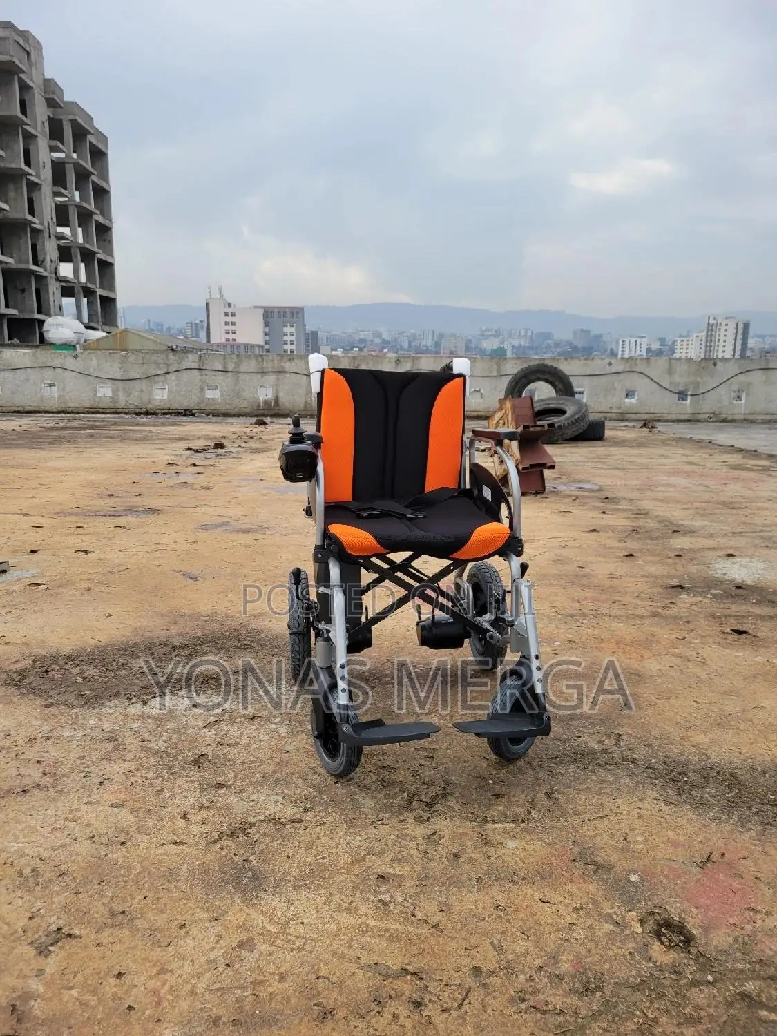 Electronic/Rechargeable wheelchair永邮White Frame Orange and Black