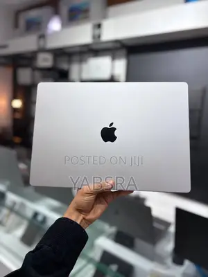 New Laptop Apple MacBook Pro 2021 M1 16GB SSD 512GB