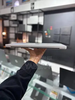 New Laptop Apple MacBook Pro 2021 M1 16GB SSD 512GB