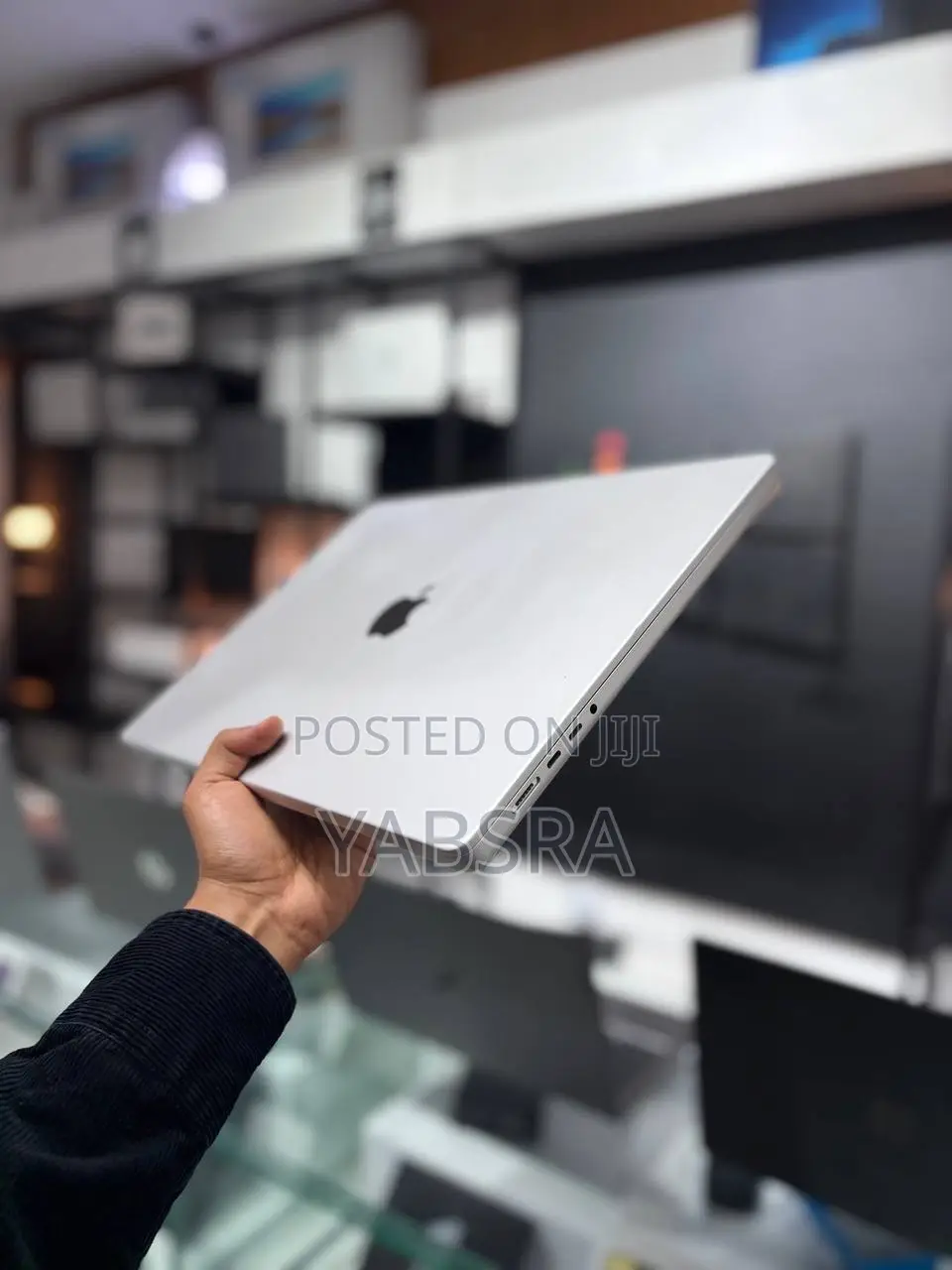 New Laptop Apple MacBook Pro 2021 M1 16GB SSD 512GB