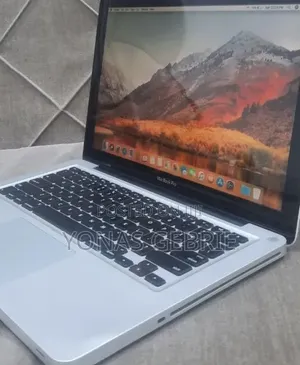 Laptop Apple MacBook 4GB Intel Core i5 SSD 320GB