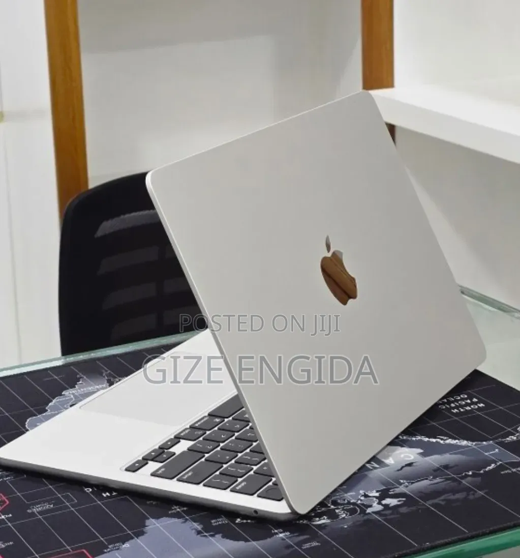 New Laptop Apple MacBook Air 2022 M2 16GB Apple M2 SSD 256GB