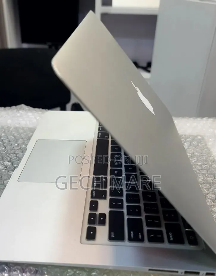 New Laptop Apple MacBook Air 2017 8GB Intel Core i5 SSD 128GB