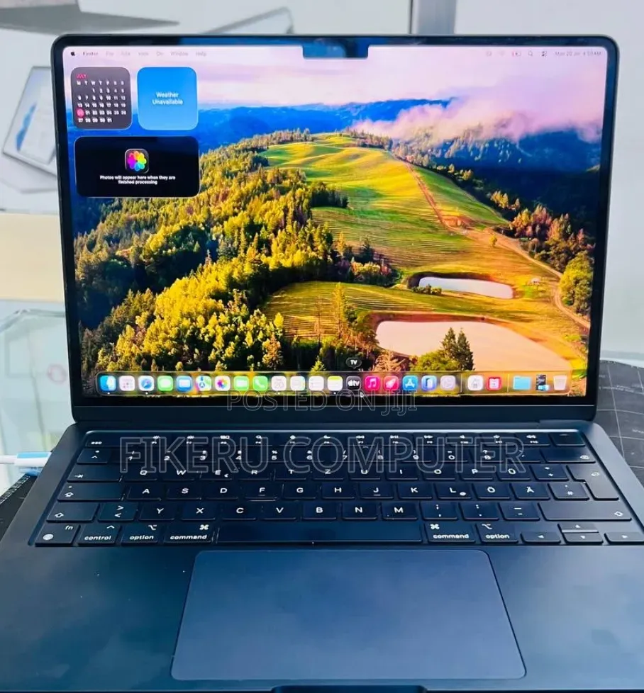New Laptop Apple MacBook Air 2022 M2 16GB Apple M2 SSD 512GB