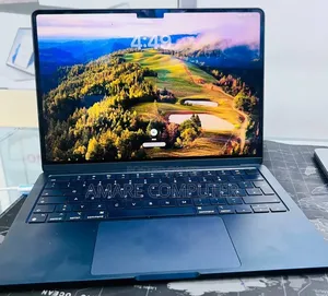 New Laptop Apple MacBook Air 2022 M2 16GB Apple M2 SSD 512GB