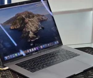 New Laptop Apple MacBook Pro 2018 32GB Intel Core i7 SSD 1T