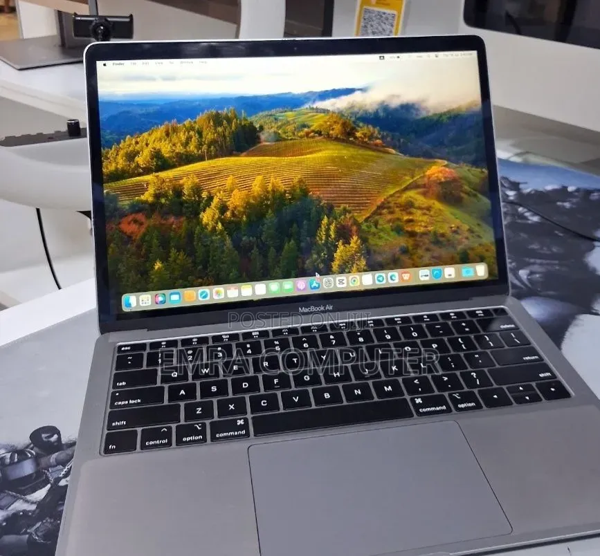 New Laptop Apple MacBook Air 2019 8GB Intel Core i5 SSD 128GB
