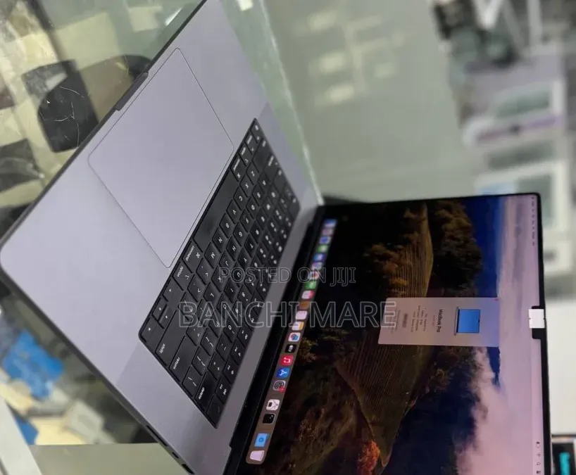 New Laptop Apple MacBook Pro 2021 M1 16GB Apple M1 SSD 512GB