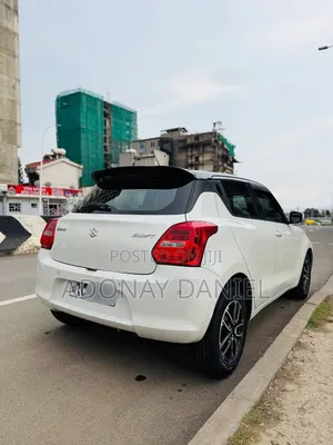 Suzuki Swift 2022 White