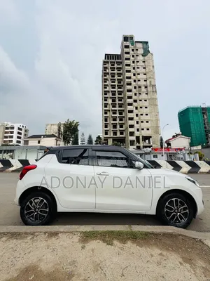Suzuki Swift 2022 White