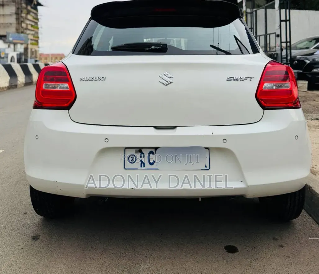 Suzuki Swift 2022 White