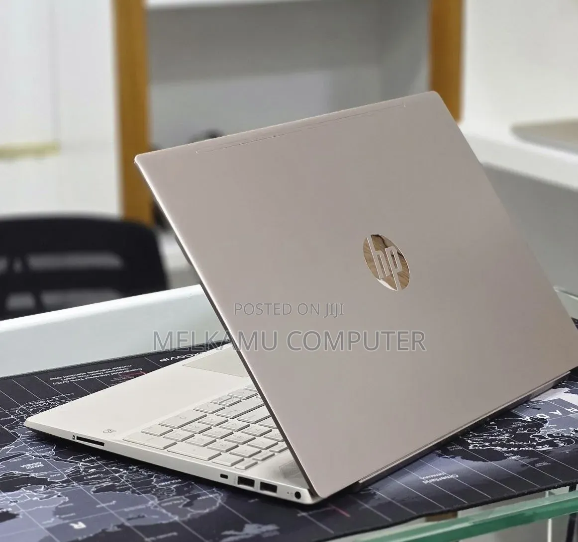 New Laptop HP Pavilion 15 8GB Intel Core i5 SSD 512GB