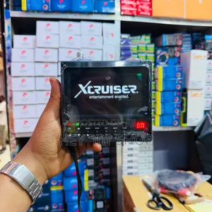 አዲስ የገባ Xcruiser V8 Satellite Finder