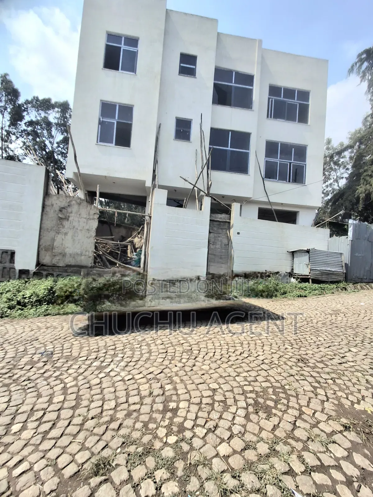 5bdrm House in Nifas Silk-Lafto for sale